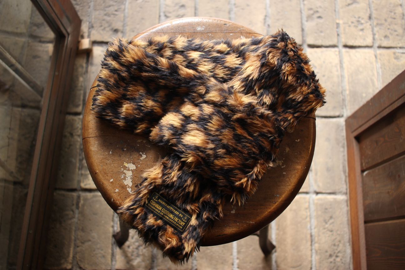 LEOPARDFURMUFFLER_1_2048x.jpg?