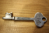 BO'S GLAD RAGS / Stg.Silver KEY & LOOP "Gunter Hotel,1936" (A18-07,SILVER)